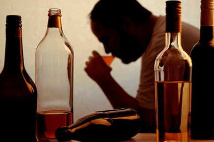 Alkoholické nápoje negativně ovlivňují mužskou potenci